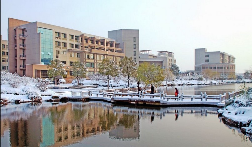 财大雪景-浙江财经大学外国语学院